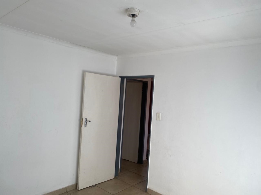 2 Bedroom Property for Sale in Geelhoutpark North West